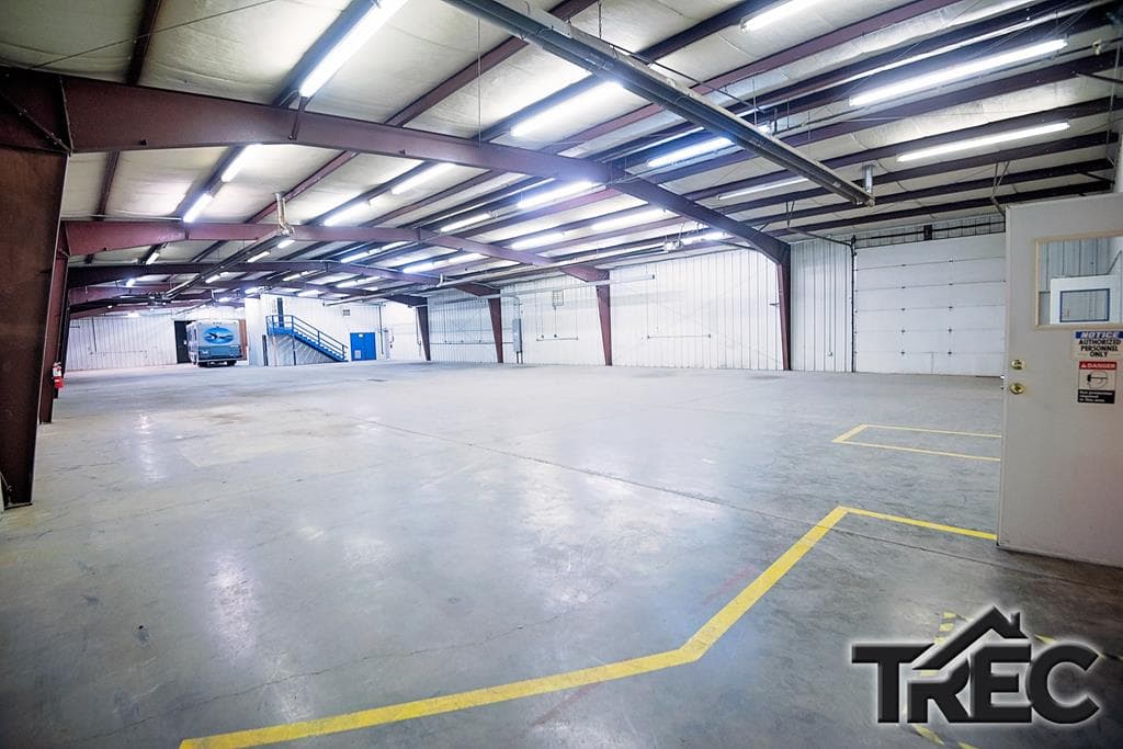 415 Alan Rd — photo 4 of 41