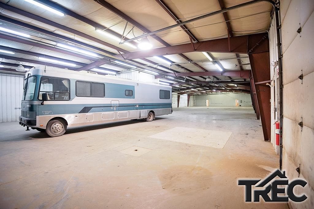 415 Alan Rd — photo 5 of 41