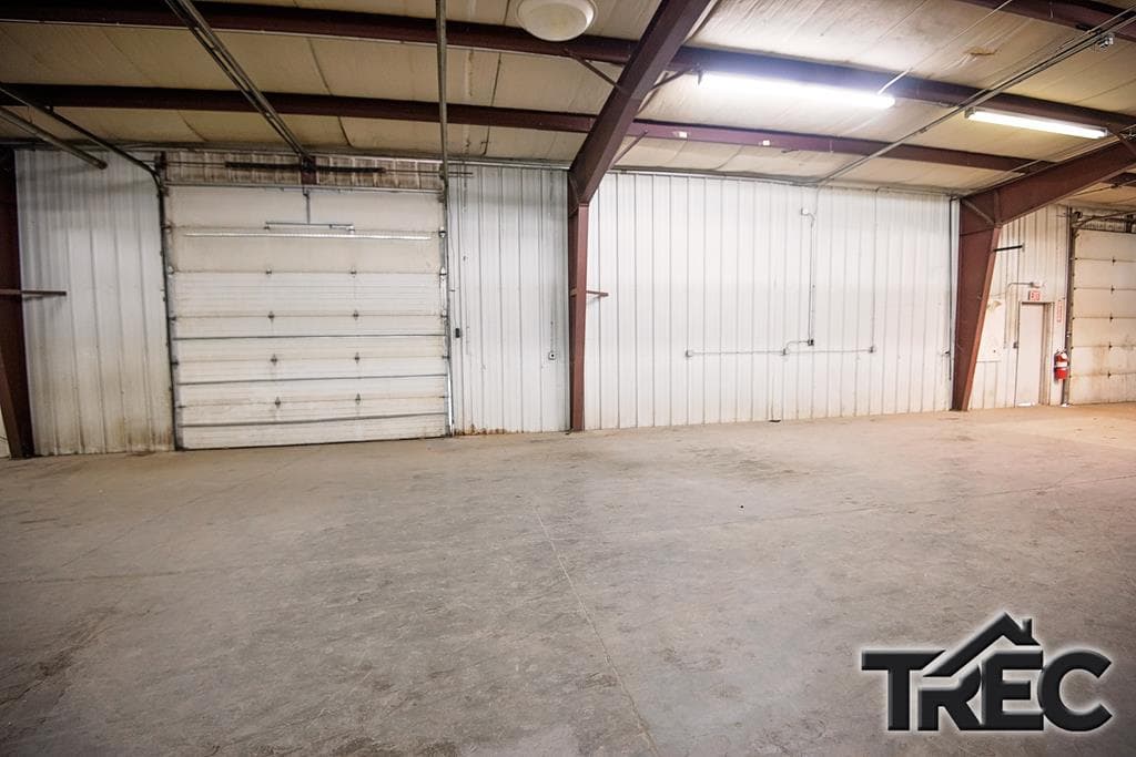 415 Alan Rd — photo 7 of 41