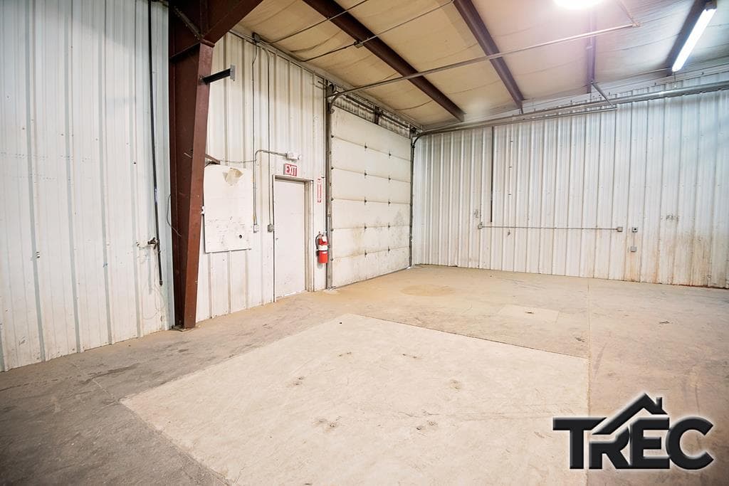 415 Alan Rd — photo 8 of 41