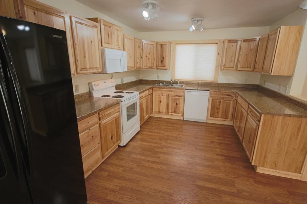 3656 North Fork Hwy — photo 4 of 21