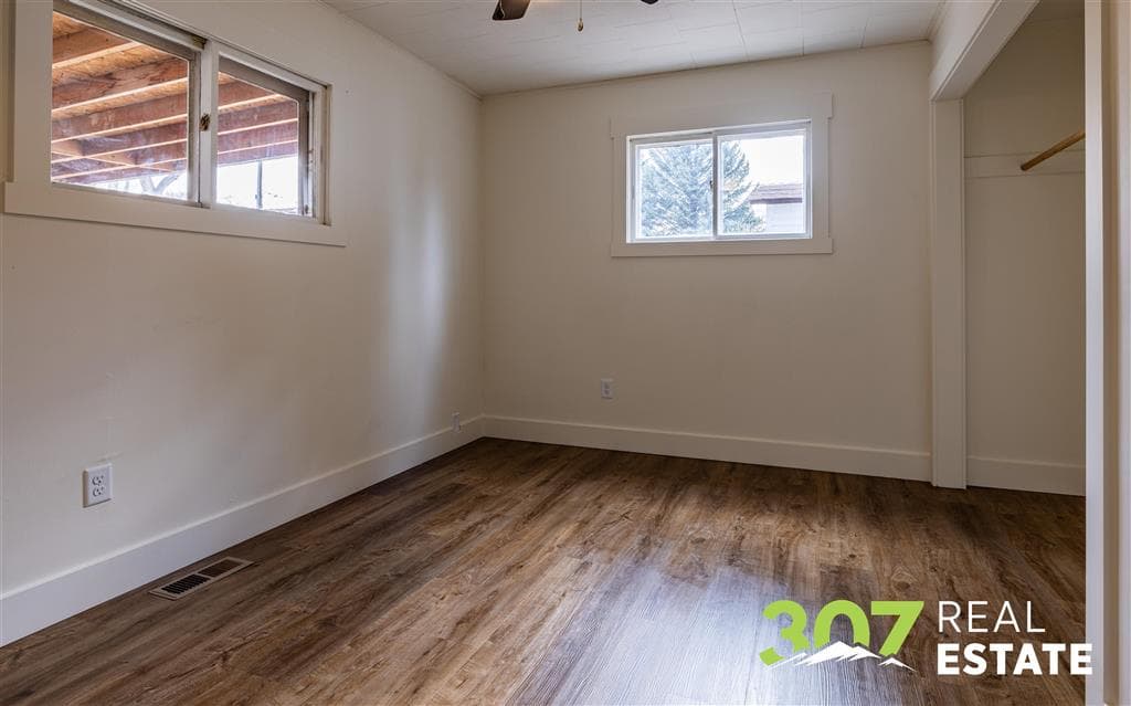 1726 Alger Ave — photo 12 of 16