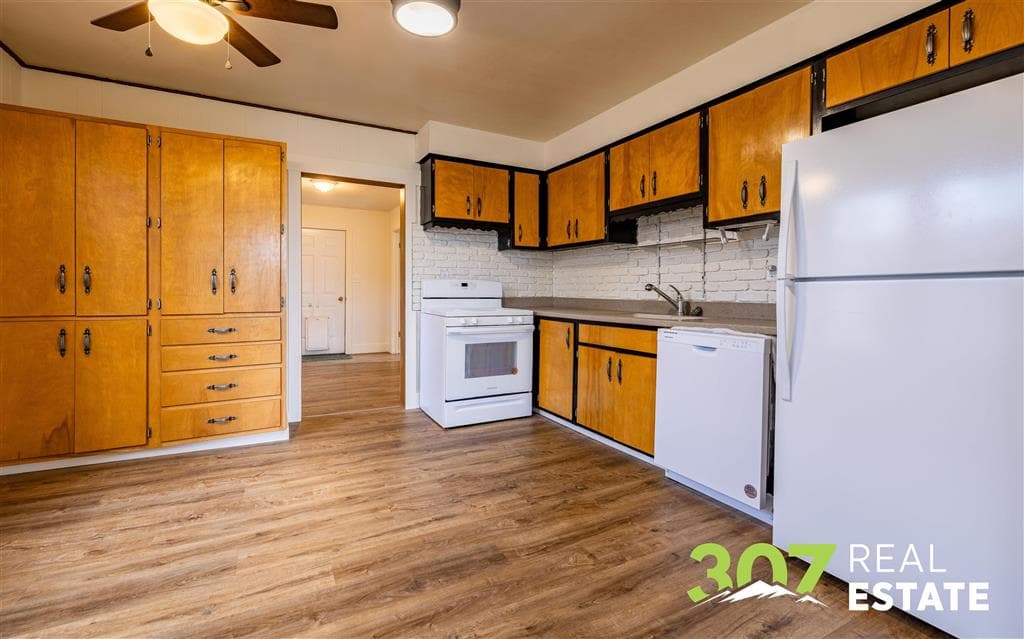 1726 Alger Ave — photo 5 of 16