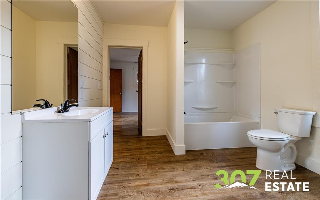 1726 Alger Ave — photo 10 of 16