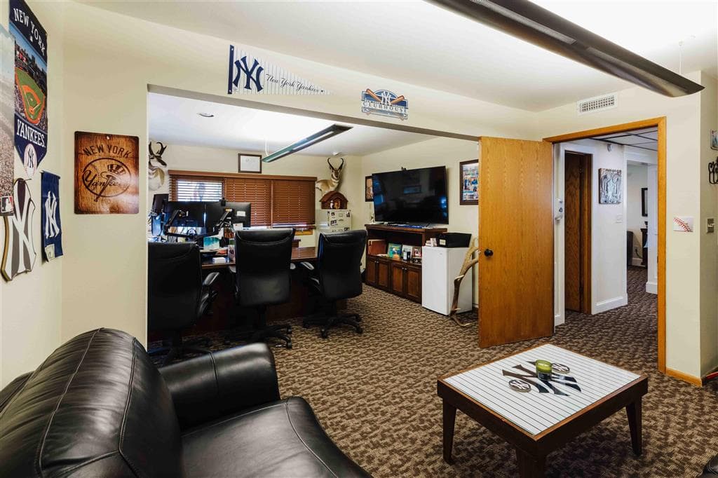 931 Rumsey Ave — photo 6 of 35