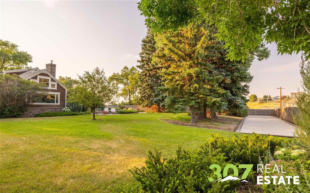 1420 Meadow Ln Ave — photo 18 of 119