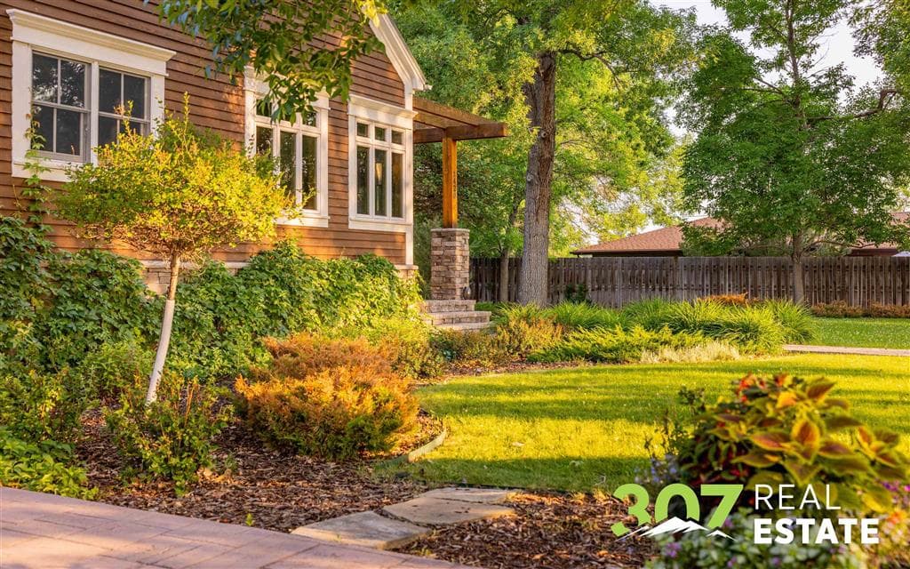 1420 Meadow Ln Ave — photo 6 of 119