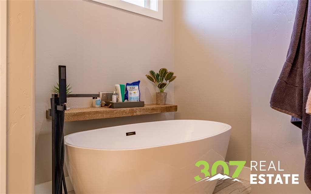 5 Breezy Ln — photo 19 of 58