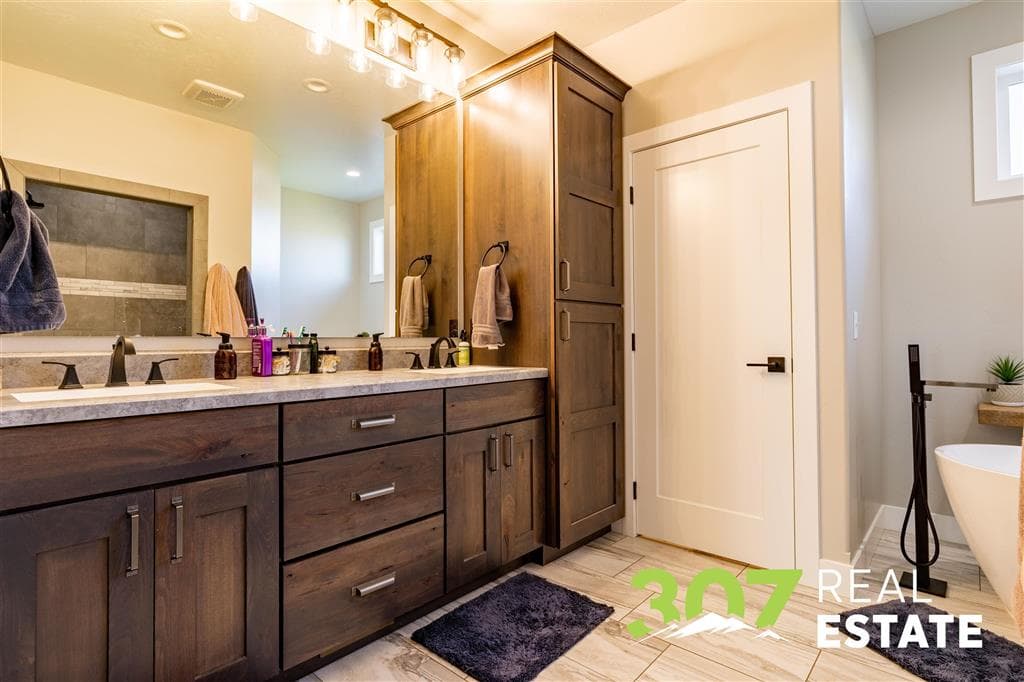 5 Breezy Ln — photo 36 of 58