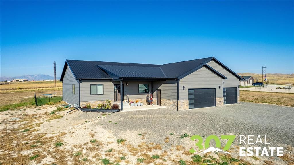 5 Breezy Ln — photo 51 of 58