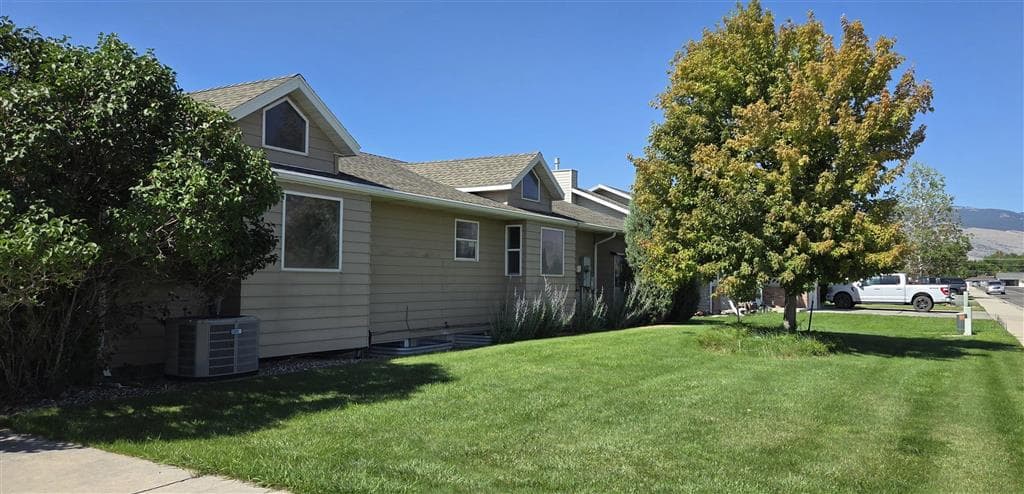 2132 Cougar Ave photo 1