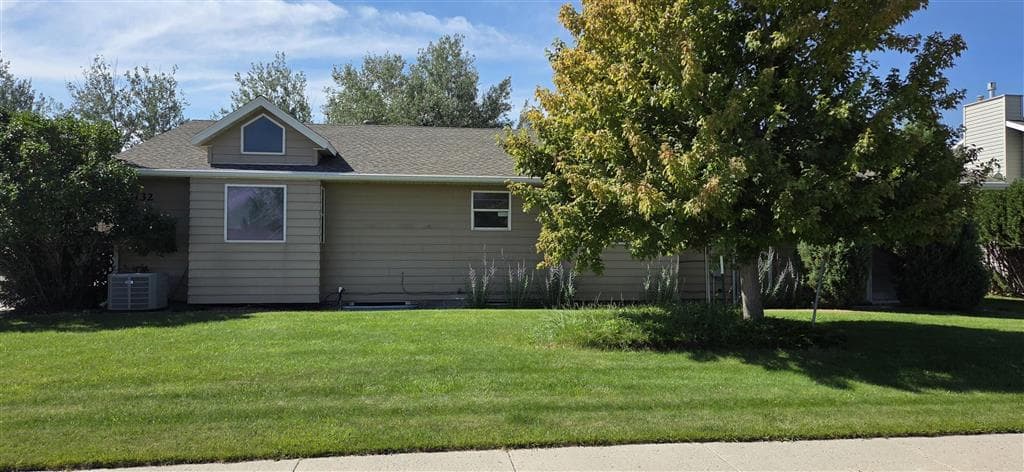 2132 Cougar Ave — photo 2 of 47