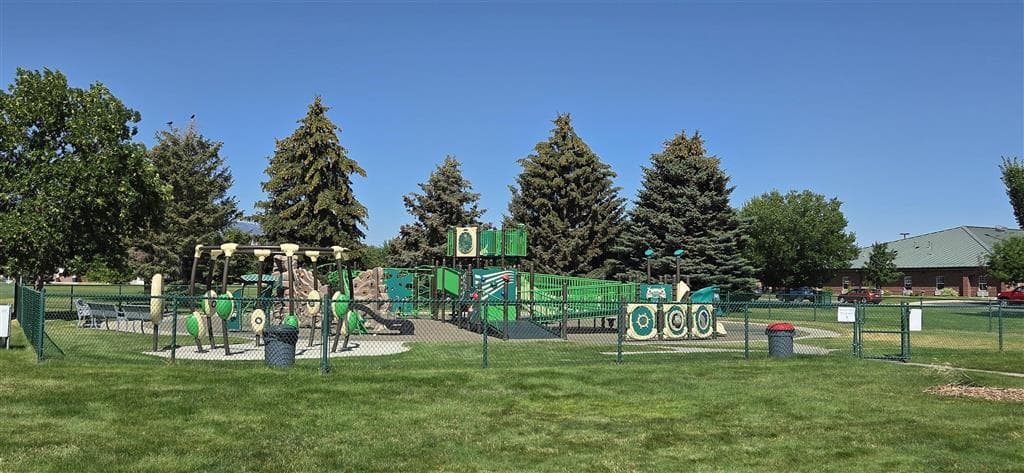 2132 Cougar Ave — photo 45 of 47