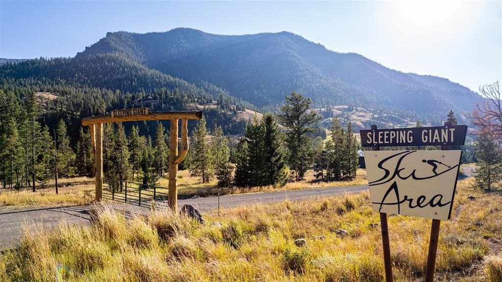 348 North Fork Hwy photo 1