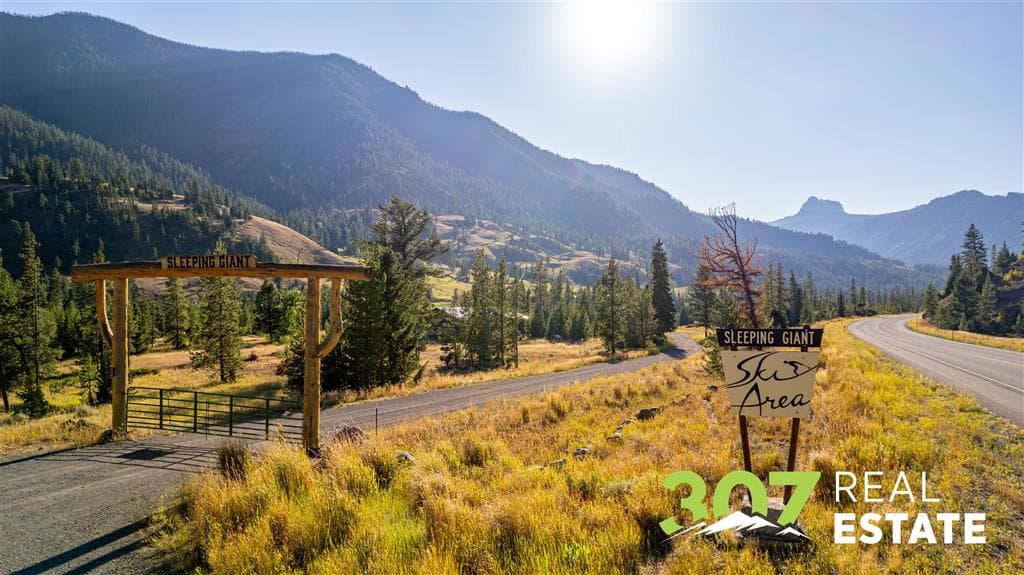 348 North Fork Hwy — photo 13 of 29