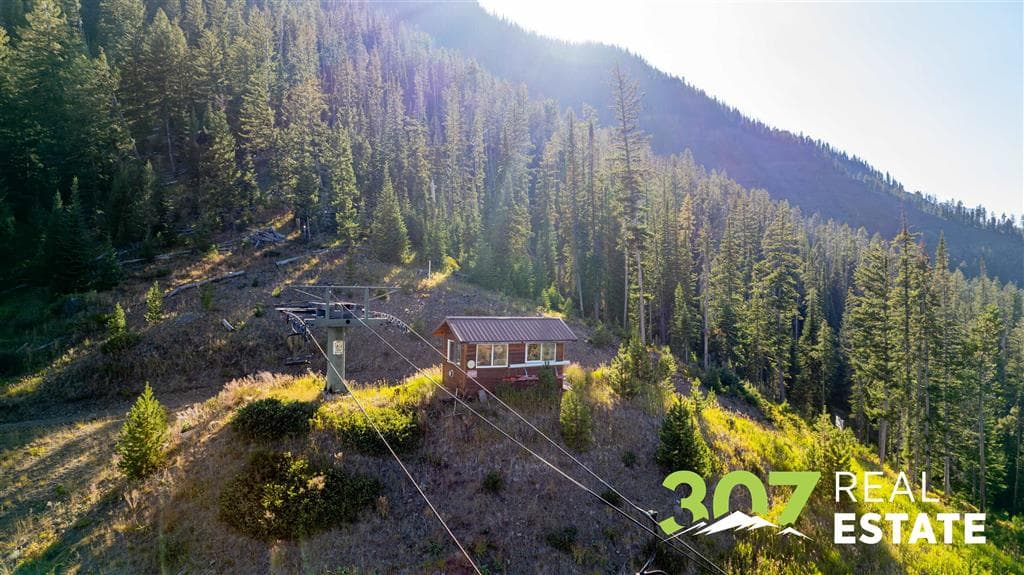 348 North Fork Hwy — photo 3 of 29