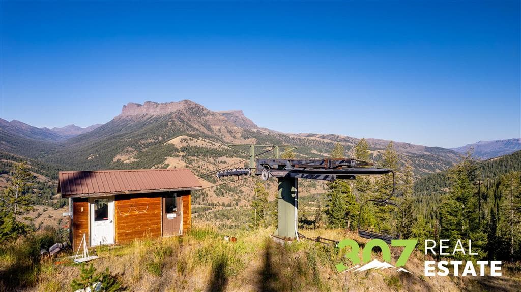 348 North Fork Hwy — photo 22 of 29