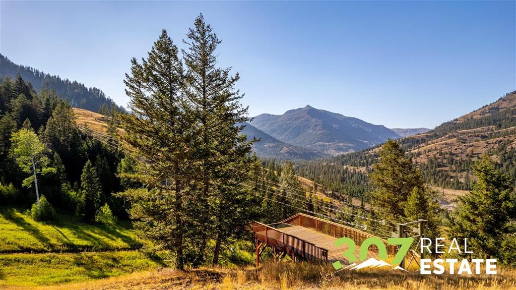 348 North Fork Hwy — photo 24 of 29