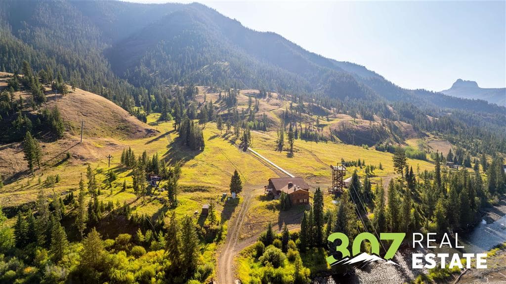 348 North Fork Hwy — photo 6 of 29