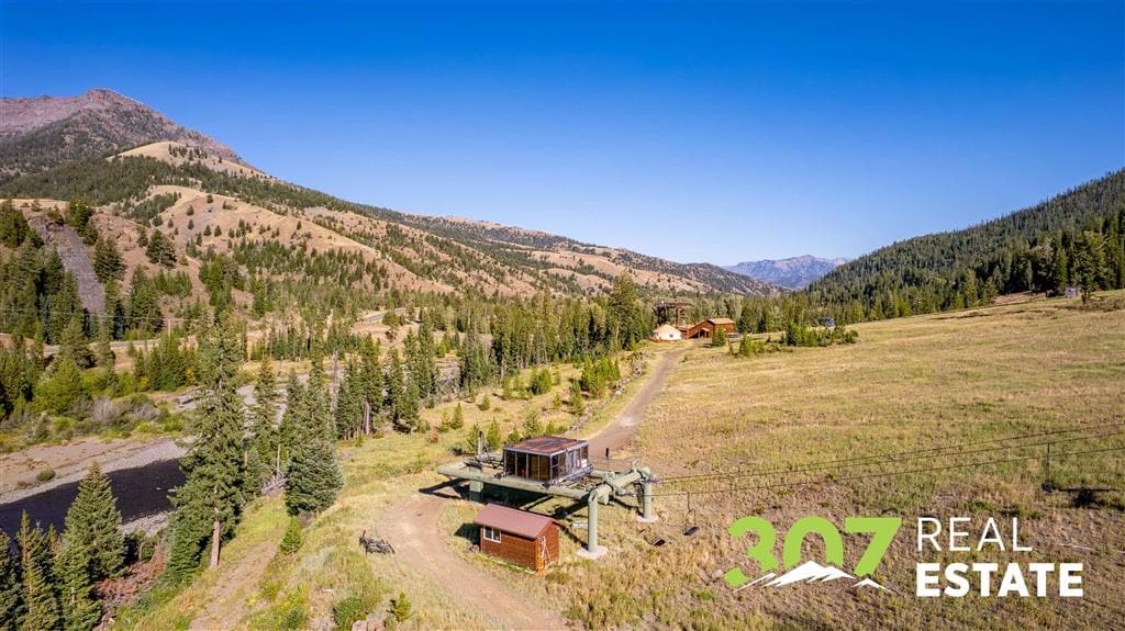 348 North Fork Hwy — photo 7 of 29