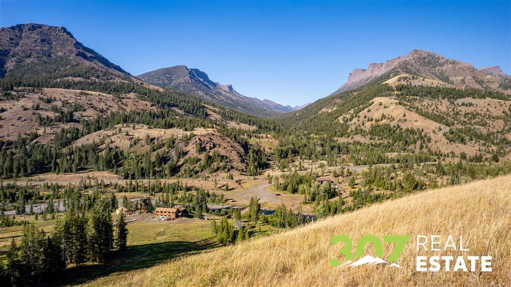 348 North Fork Hwy — photo 9 of 29