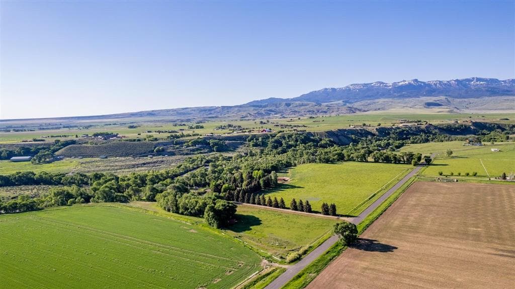 366 Lower Southfork Rd photo 1