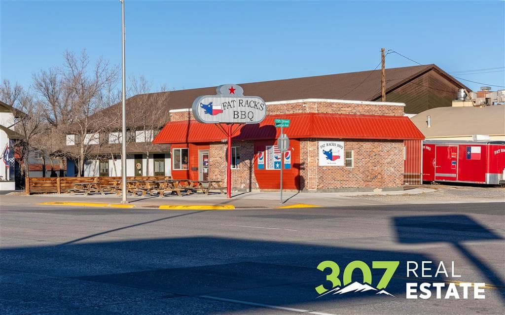 1491 Sheridan Ave — photo 2 of 34