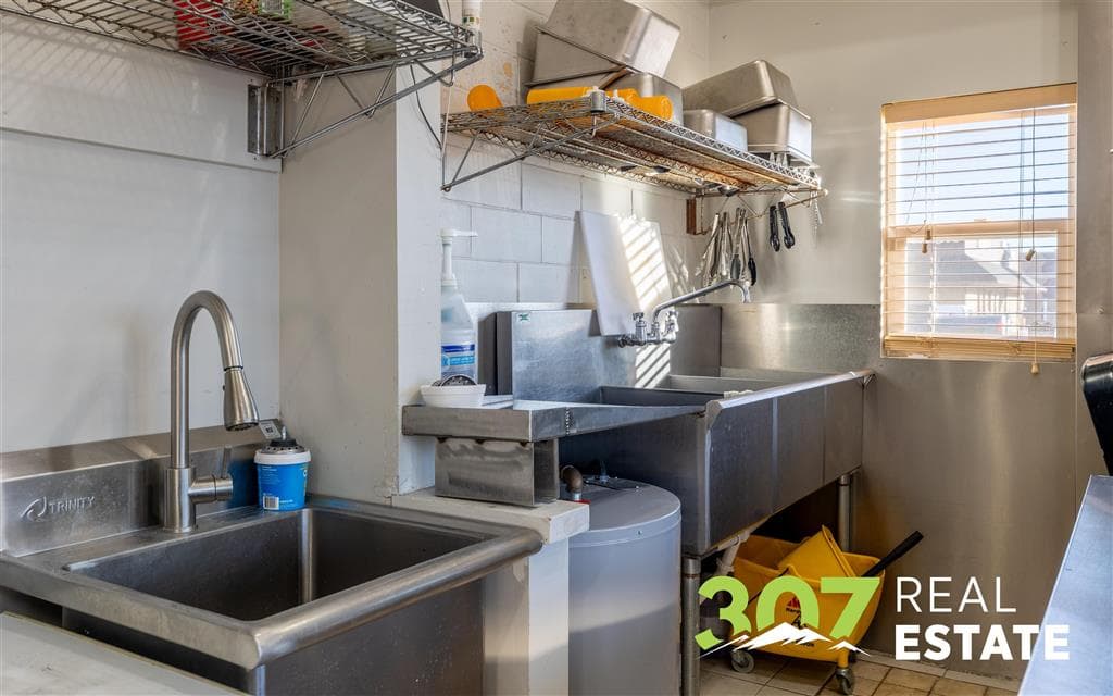 1491 Sheridan Ave — photo 13 of 34