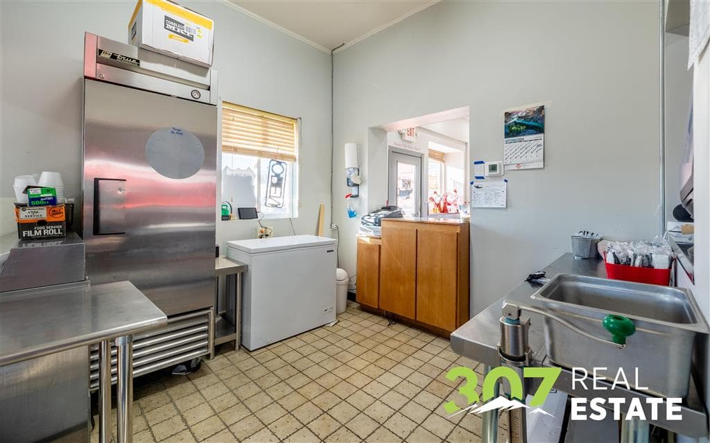 1491 Sheridan Ave — photo 14 of 34