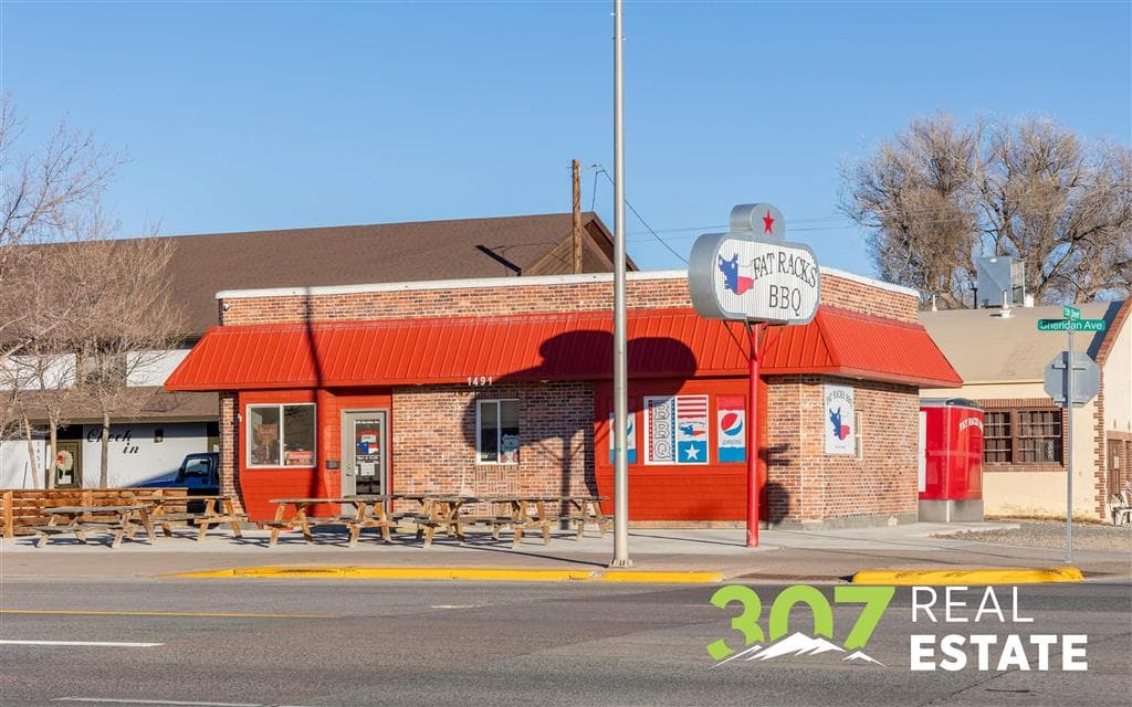 1491 Sheridan Ave — photo 3 of 34