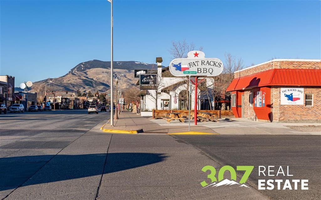 1491 Sheridan Ave — photo 5 of 34