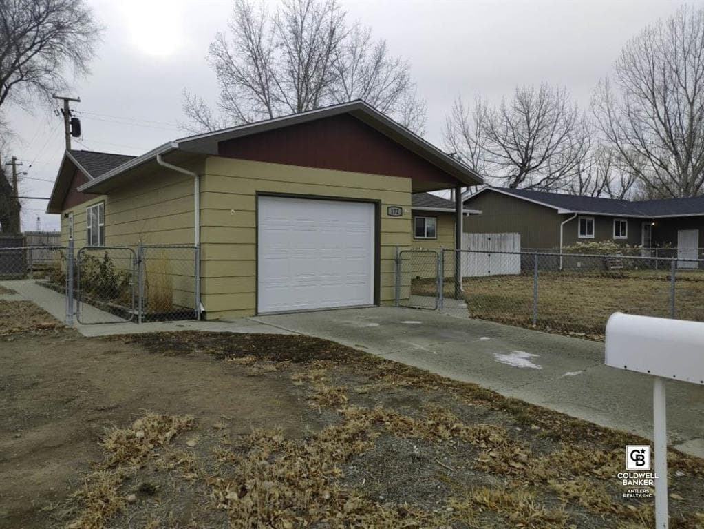 172 E 2nd Street — photo 4 of 20