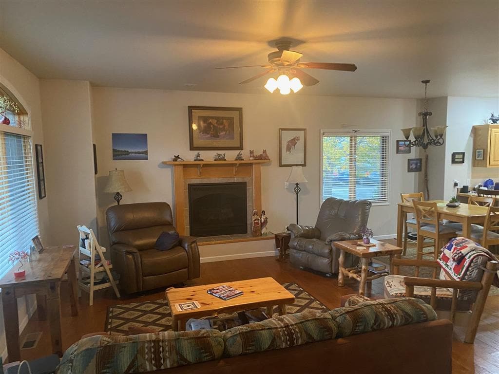 2332 Pioneer Ave — photo 11 of 39