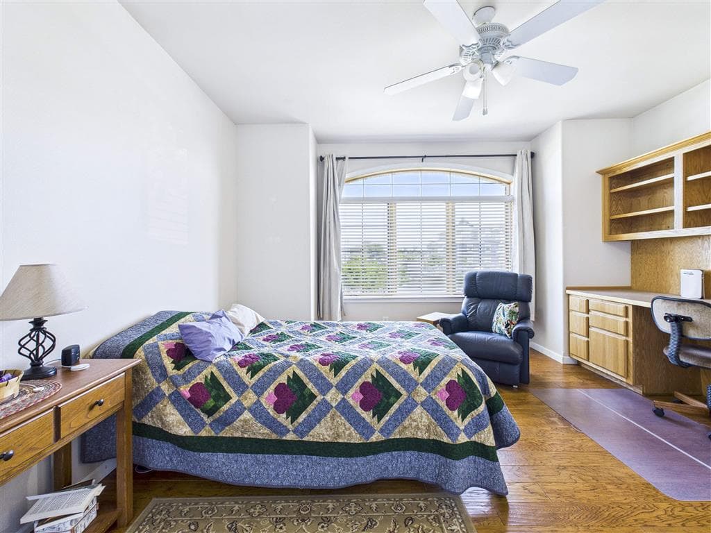 2332 Pioneer Ave — photo 14 of 39