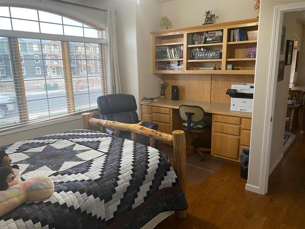 2332 Pioneer Ave — photo 15 of 39