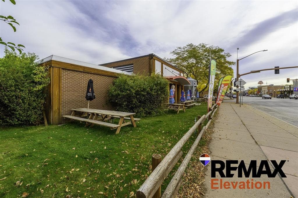 1057 Sheridan Ave — photo 11 of 46