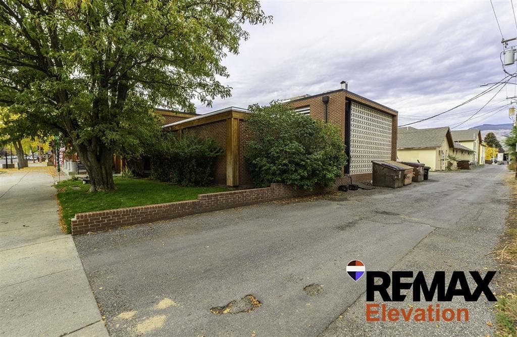 1057 Sheridan Ave — photo 13 of 46