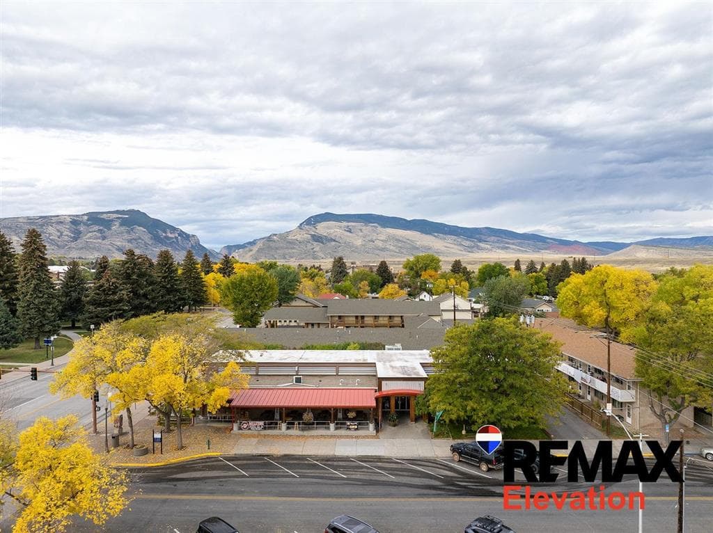 1057 Sheridan Ave — photo 14 of 46