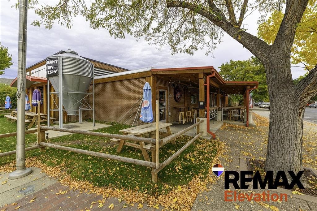 1057 Sheridan Ave — photo 9 of 46