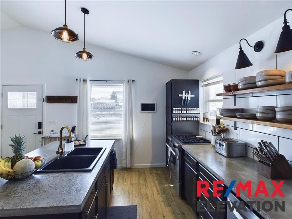 702 Kenmar St — photo 16 of 79