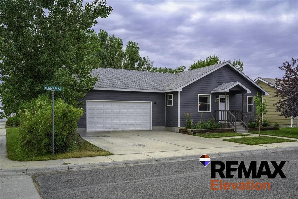 702 Kenmar St — photo 3 of 79