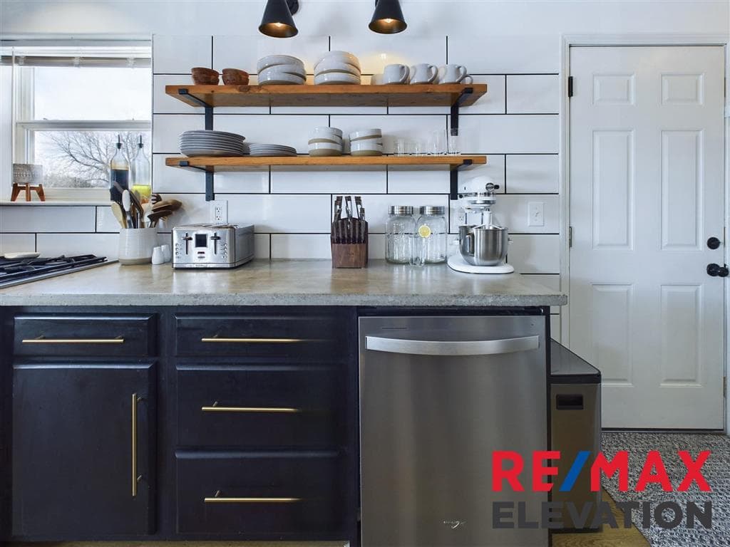 702 Kenmar St — photo 21 of 79