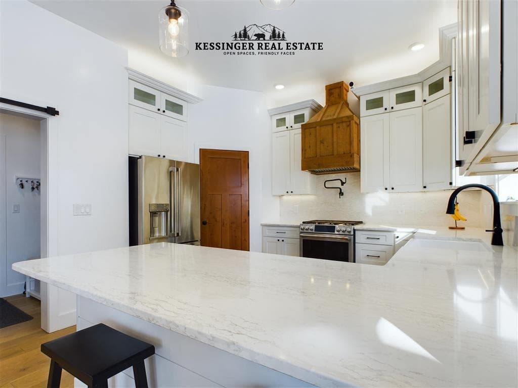 847 N Clark St — photo 17 of 25