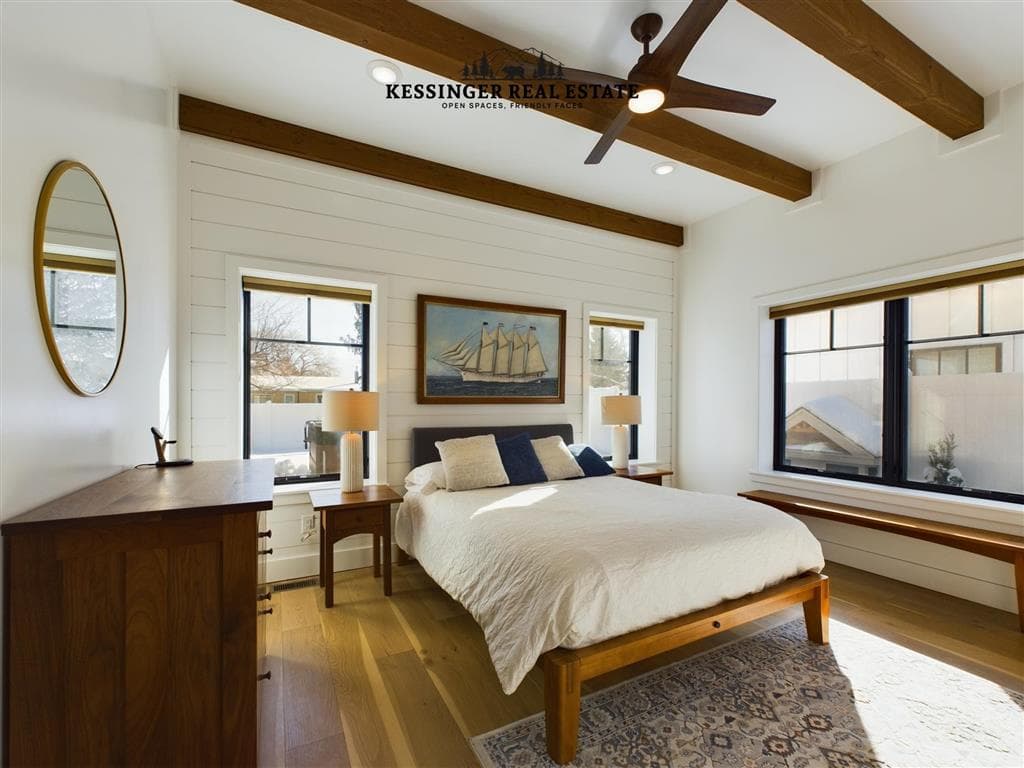 847 N Clark St — photo 21 of 25