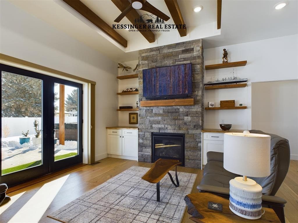 847 N Clark St — photo 9 of 25