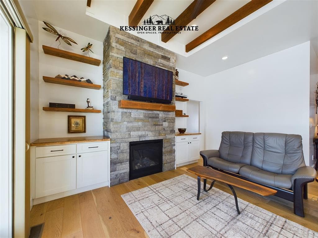 847 N Clark St — photo 10 of 25