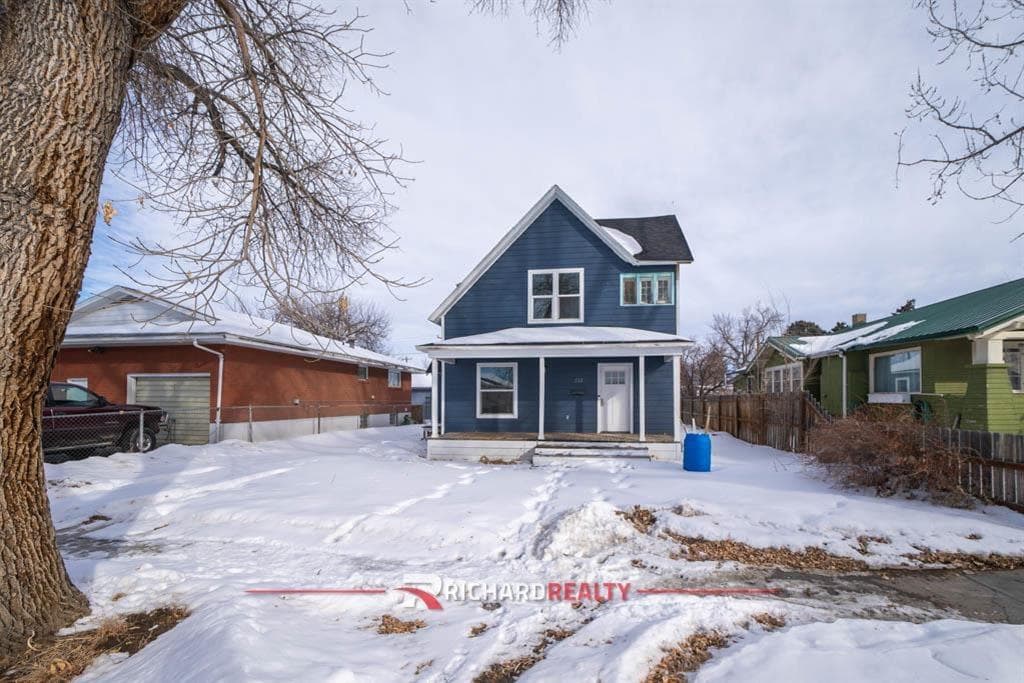 332 1st Ave N — photo 2 of 27