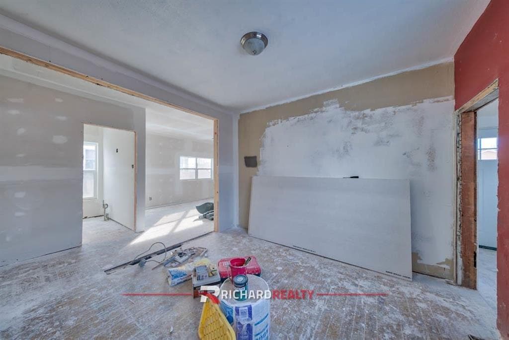 332 1st Ave N — photo 12 of 27