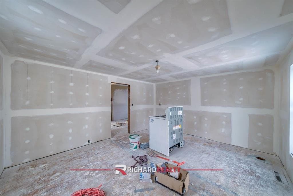 332 1st Ave N — photo 17 of 27