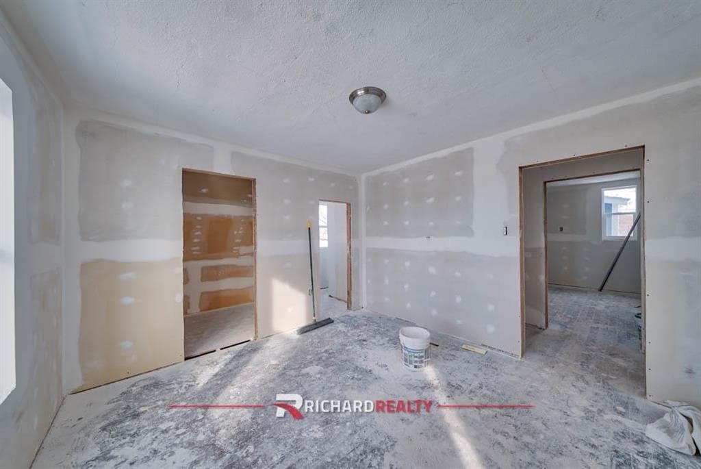 332 1st Ave N — photo 20 of 27